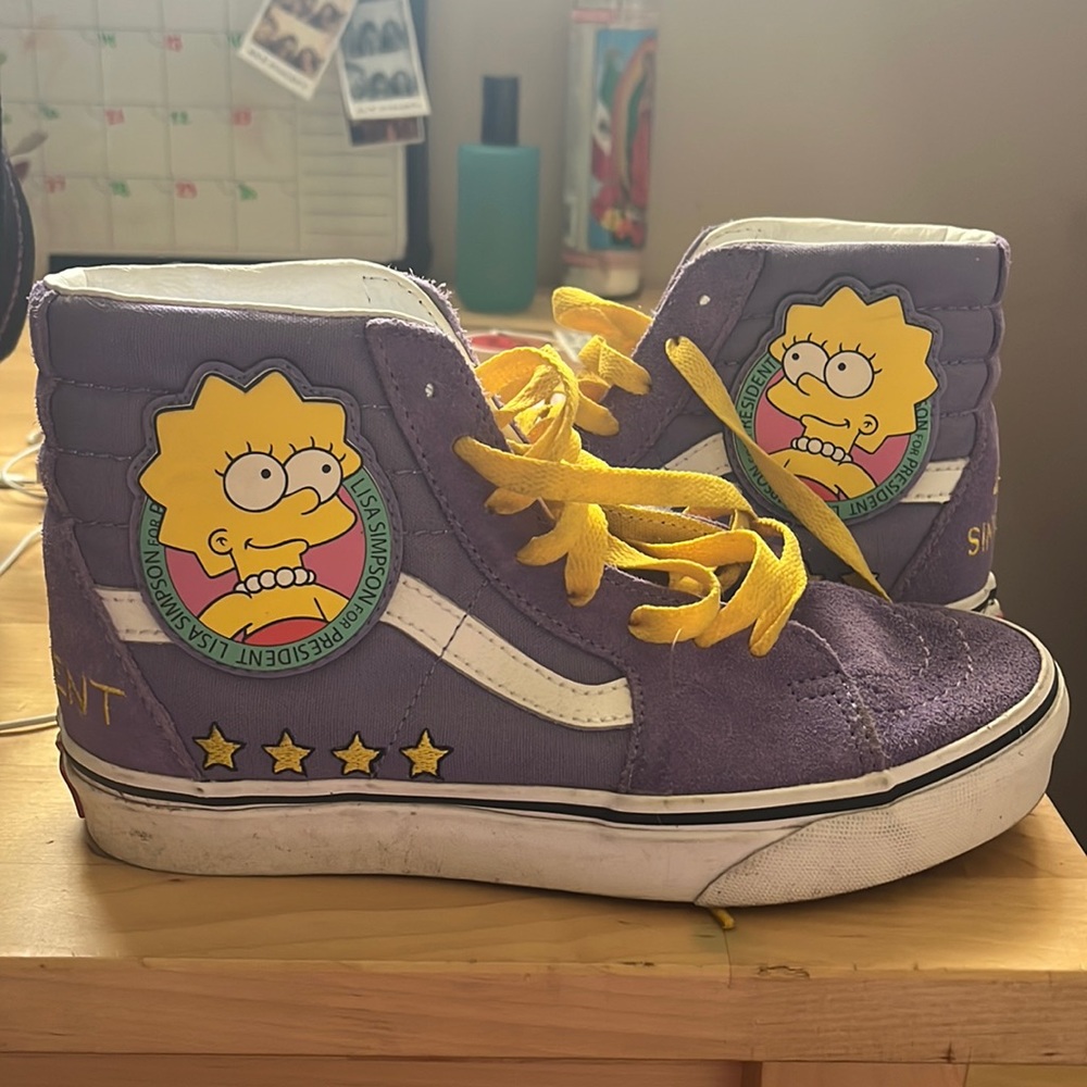 RARE Lisa Simpson Converse!